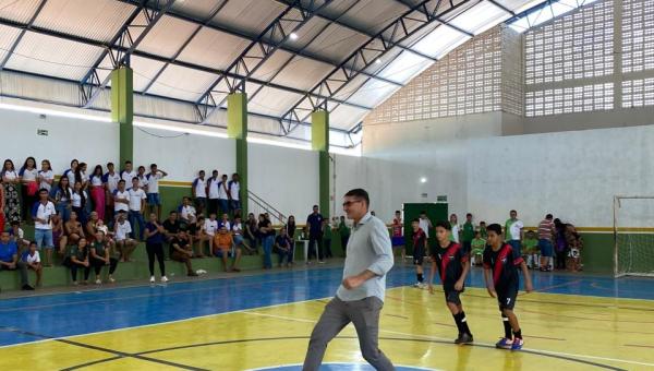 Gestão Saulo Borges fortalece o esporte e Bandeirantes dá início aos JETs 2026 com grande participação da juventude escolar