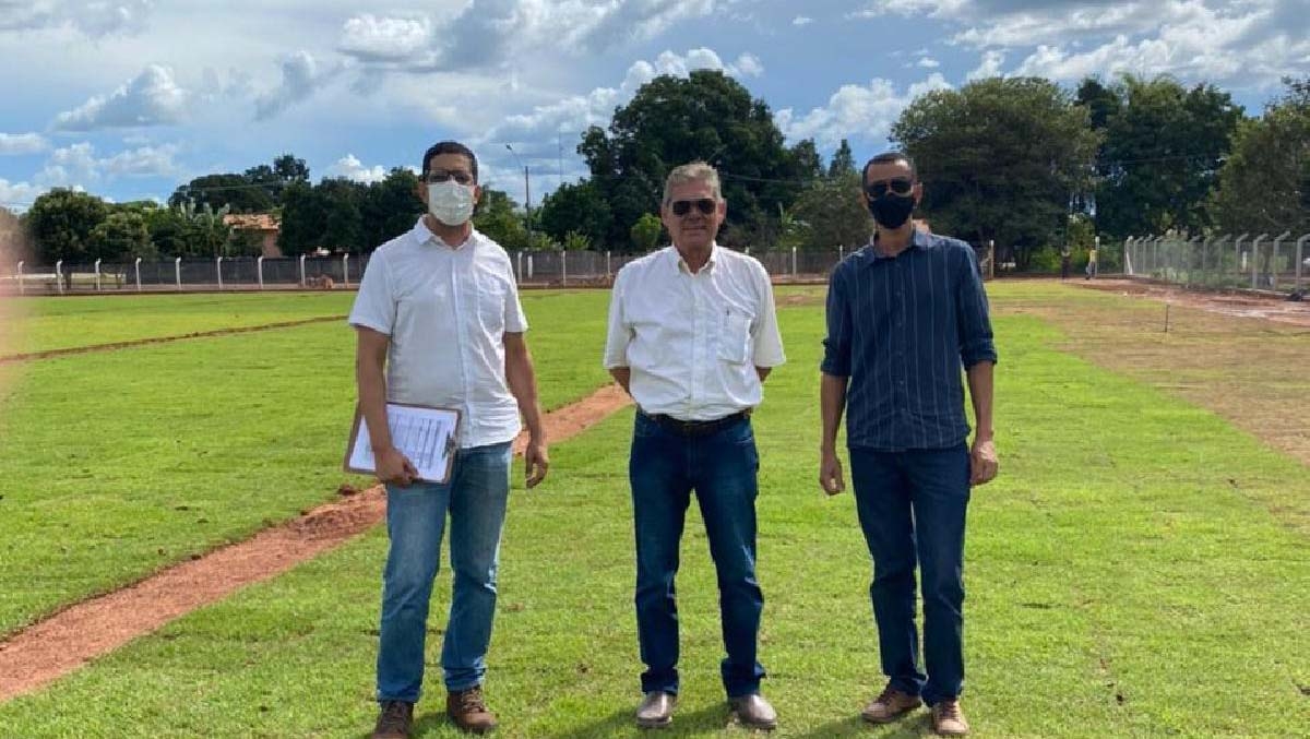 Prefeito José Mário recebe visita dos Fiscais da SEDUC -TO na obra do Campo de Futebol do Cantão