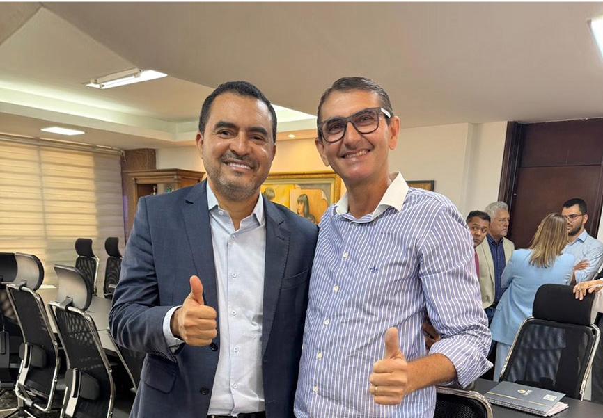 Prefeito Saulo Borges prestigia evento no Palácio Araguaia e reforça articulações por Bandeirantes