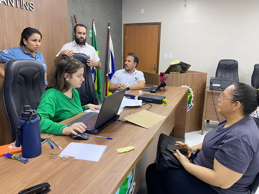 Regulariza Bandeirantes já soma 917 famílias atendidas com ações de regularização fundiária Regulariza Bandeirantes já soma 917 famílias atendidas com ações de regularização fundiária