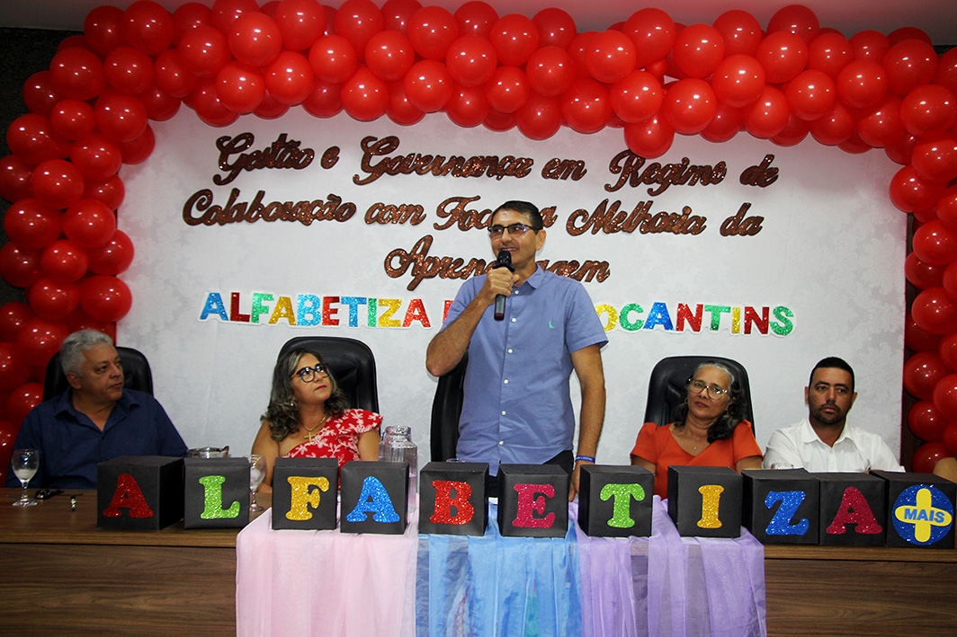 Educação de Bandeirantes vivencia semana intensa de formações, palestras e ações estratégicas para 2026